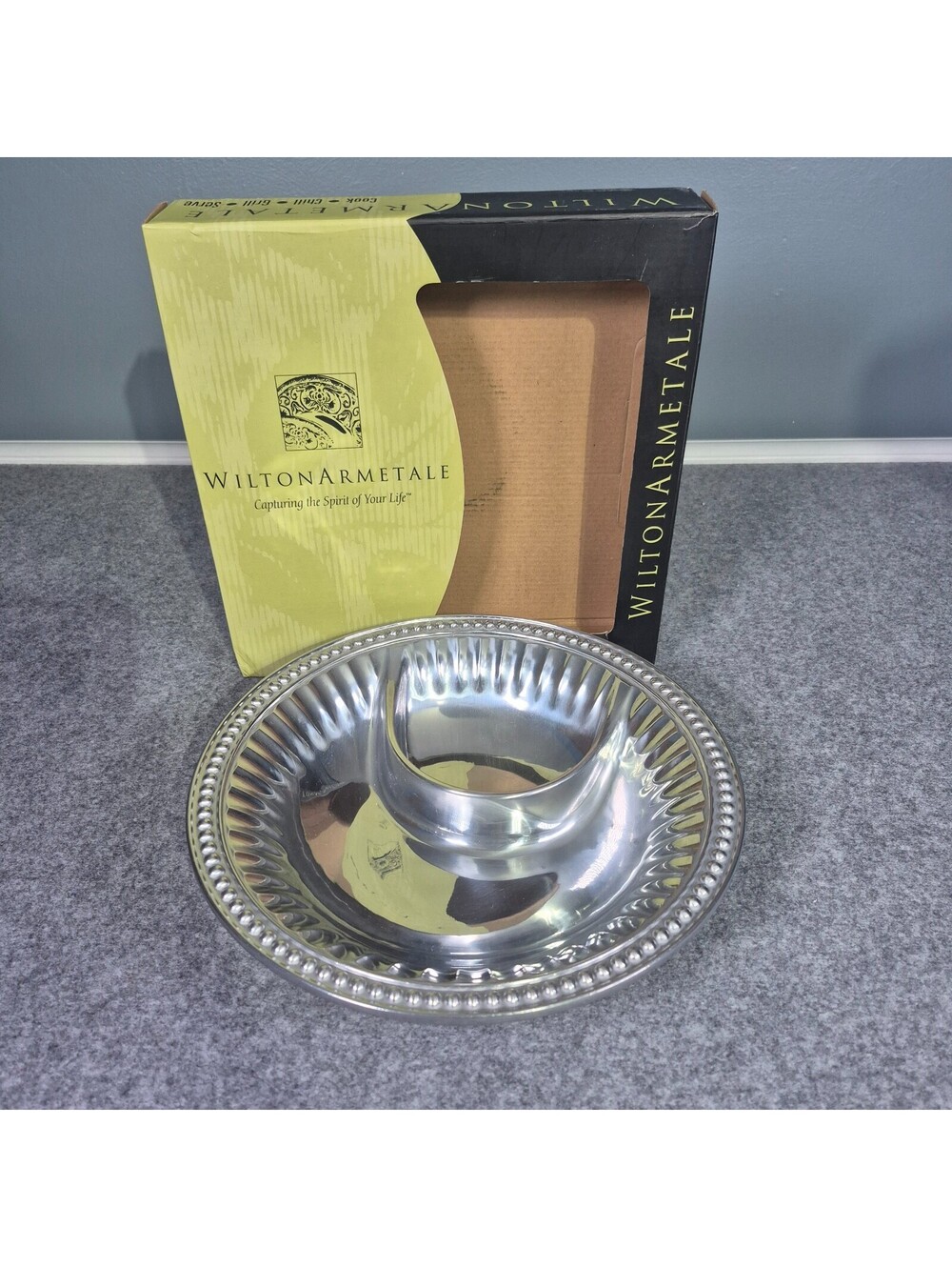 Wilton Armetale Flutes and Pearls 11 Inch Chip & Dip Bowl Elegant
